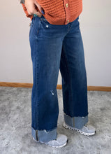 Load image into Gallery viewer, Wide Leg Cuffed Lovervet Jeans
