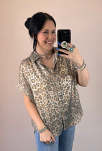 Load image into Gallery viewer, Taupe Leopard Button Up Top - PLUS
