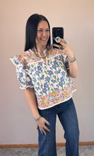 Load image into Gallery viewer, Mixed Floral Top
