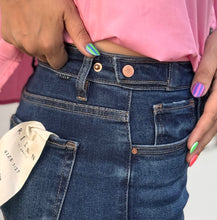 Load image into Gallery viewer, Adjustable Waist Wide Leg Risen Jeans
