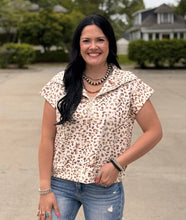 Load image into Gallery viewer, Leopard 1/4 Zip Top **2 COLORS**
