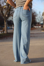 Load image into Gallery viewer, Light Wash Vintage Wide Leg O2 Jeans RESTOCK
