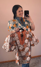 Load image into Gallery viewer, Floral Top **2 COLORS**
