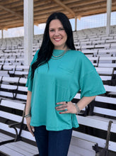 Load image into Gallery viewer, Ribbed Boyfriend Top **2 COLORS** - PLUS
