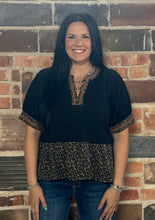 Load image into Gallery viewer, Textured Leopard Contrast Top **2 COLORS**
