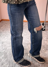 Load image into Gallery viewer, Mid Rise Loose Straight Leg Petra Jeans
