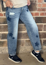 Load image into Gallery viewer, Star Boyfriend Fit Risen Jeans
