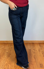 Load image into Gallery viewer, Dark Wash Vintage Wide Leg Jeans
