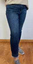 Load image into Gallery viewer, Released Hem Slim Straight Judy Blue Jeans - PLUS
