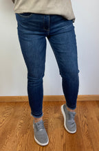 Load image into Gallery viewer, Released Hem Slim Straight Judy Blue Jeans - PLUS
