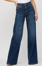 Load image into Gallery viewer, Super High Rise Wide Leg Mica Jeans
