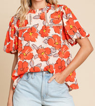 Load image into Gallery viewer, Flower Print Top **2 COLORS** - PLUS
