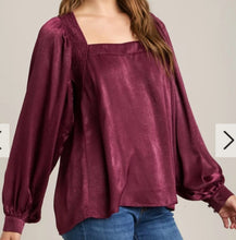 Load image into Gallery viewer, Shimmery Satin Top **2 COLORS**
