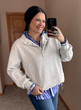 Load image into Gallery viewer, Scallop Hem Pullover **2 COLORS**
