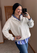 Load image into Gallery viewer, Scallop Hem Pullover **2 COLORS**
