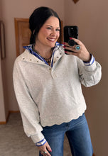 Load image into Gallery viewer, Scallop Hem Pullover **2 COLORS**
