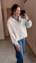 Load image into Gallery viewer, Scallop Hem Pullover **2 COLORS**
