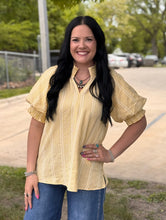 Load image into Gallery viewer, Textured Puff Sleeve Top **3 COLORS**

