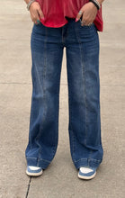 Load image into Gallery viewer, Lovervet High Rise Trouser Hem Front Seam Jeans
