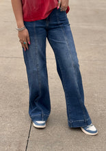 Load image into Gallery viewer, Lovervet High Rise Trouser Hem Front Seam Jeans
