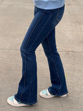 Load image into Gallery viewer, Dark Wash Side Pintuck Flare Lovervet Jeans
