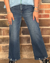 Load image into Gallery viewer, Medium Washed Tummy Control Cropped Risen Jeans
