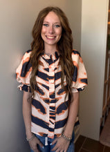 Load image into Gallery viewer, Abstract Tiger Print Top
