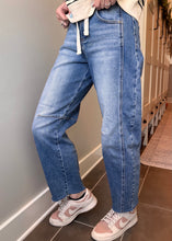 Load image into Gallery viewer, Drawstring Slouchy Barrel Risen Jeans
