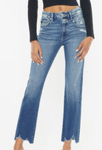 Load image into Gallery viewer, Medium Wash Slim Straight KanCan Jeans
