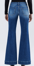 Load image into Gallery viewer, High Rise Trouser Relaxed Flare Lovervet Jeans.
