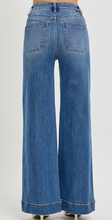 Load image into Gallery viewer, Tummy Control Pintuck Risen Jeans
