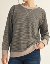 Load image into Gallery viewer, Striped Top **3 COLORS**
