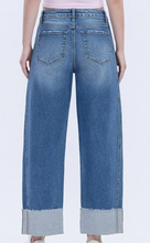 Load image into Gallery viewer, Cuffed Barrel Lovervet Jeans
