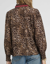 Load image into Gallery viewer, Leopard Button Down Top
