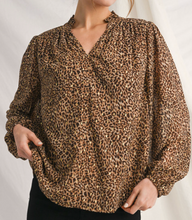 Load image into Gallery viewer, Leopard Shirring Top
