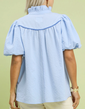 Load image into Gallery viewer, Contrast Trim Top **3 COLORS** - PLUS
