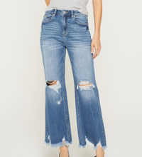 Load image into Gallery viewer, Super High Rise Distressed Ankle Mica Jeans
